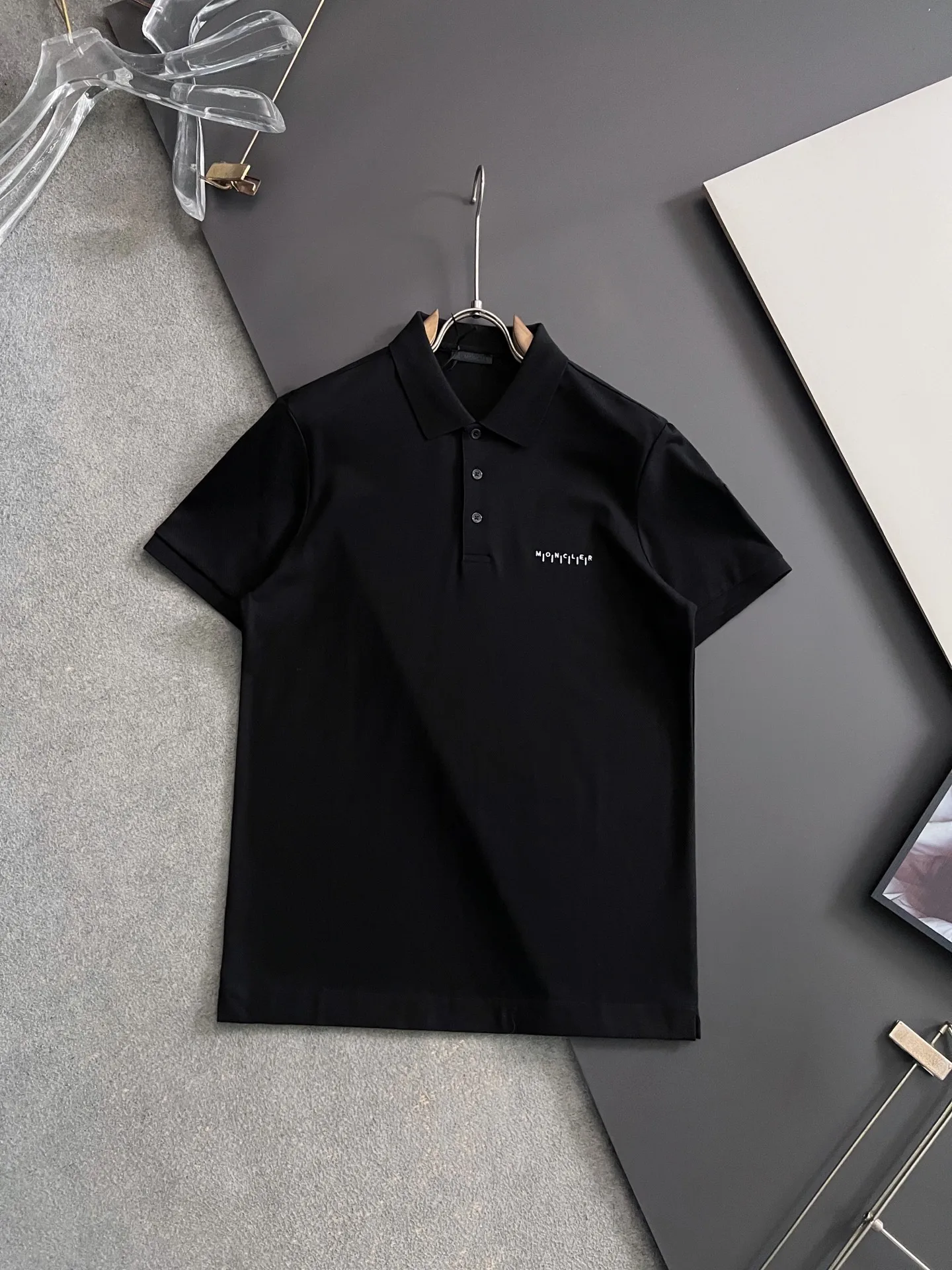 Moncler Spring and summer new men s short-sleeve Polo shirt Moncler Spring and summer new men s short-sleeve Polo shirt
