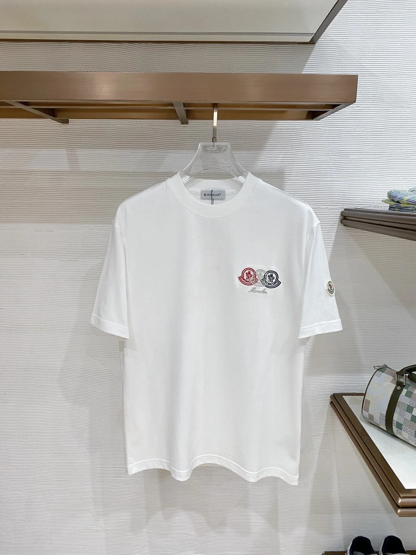 Moncler Latest men s short-sleeve round-neck T-shirt Moncler Latest men s short-sleeve round-neck T-shirt