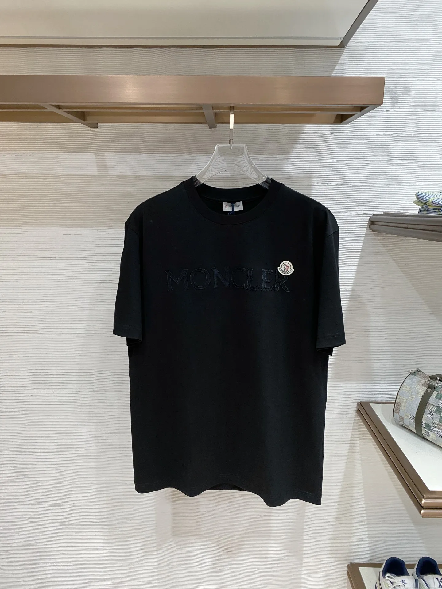 Moncler Latest men s short-sleeve round-neck T-shirt Moncler Latest men s short-sleeve round-neck T-shirt