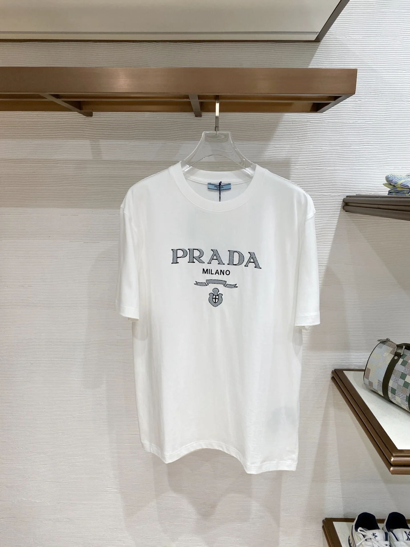 Prada Latest short-sleeve round-neck men s T-shirt Prada Latest short-sleeve round-neck men s T-shirt