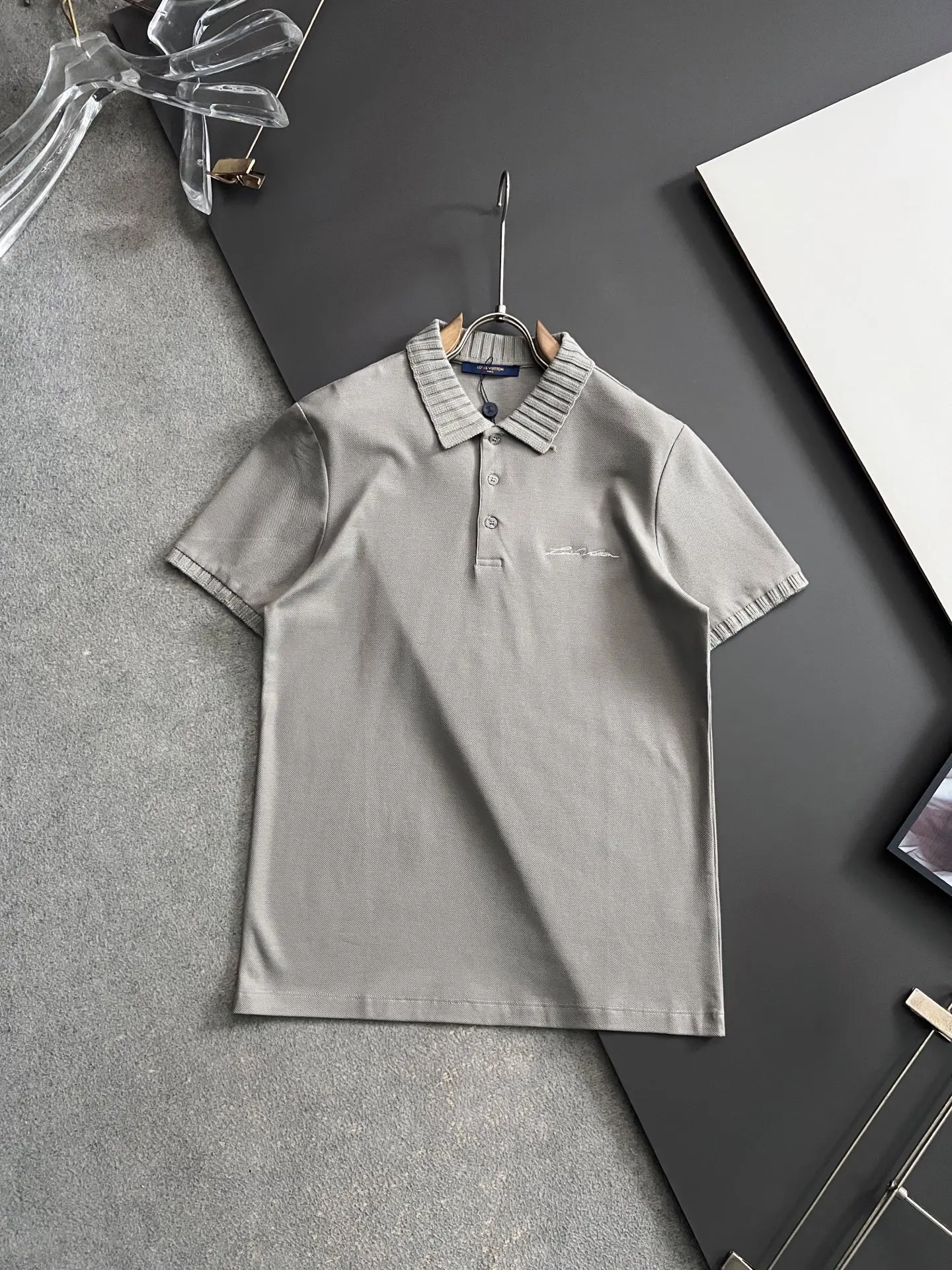 Louis Vuitton Spring and summer new men s short-sleeve Polo shirt