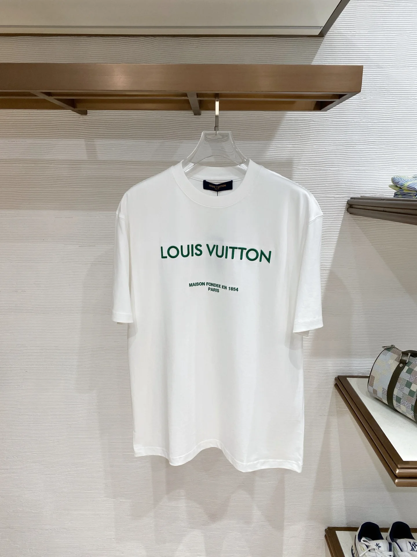 Louis Vuitton Latest short-sleeve round-neck men s T-shirt