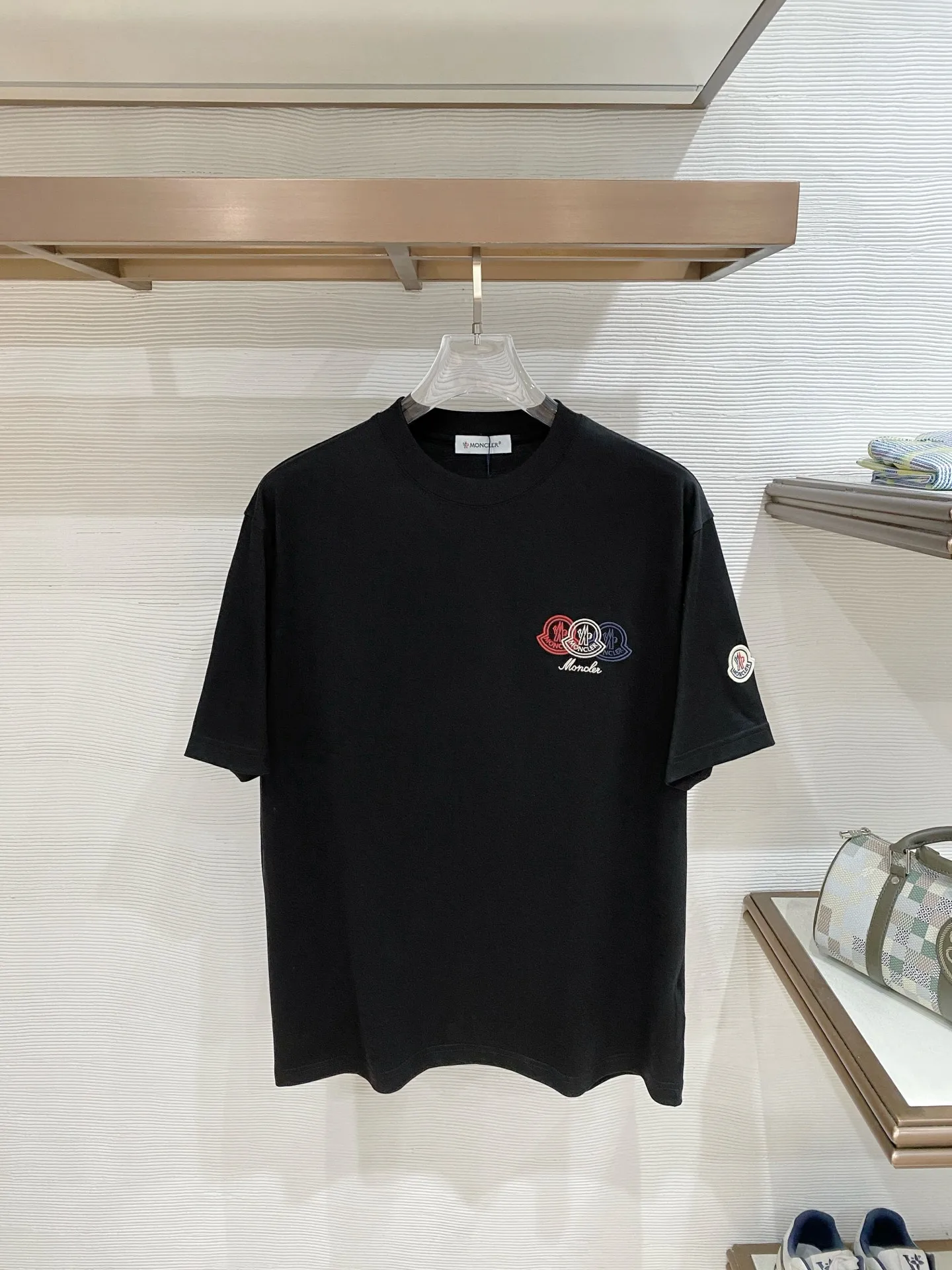 Moncler Latest men s short-sleeve round-neck T-shirt Moncler Latest men s short-sleeve round-neck T-shirt