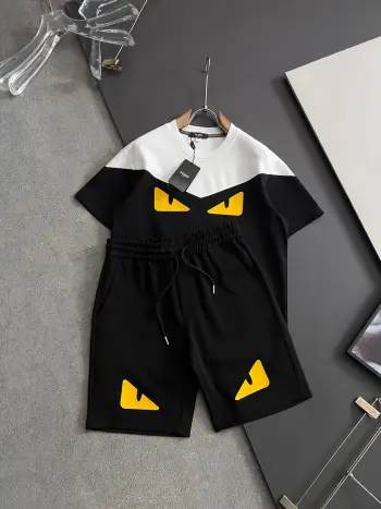 Spring and summer latest short-sleeve T-shirt and shorts set. Replica Fendi Tshirts and Polos