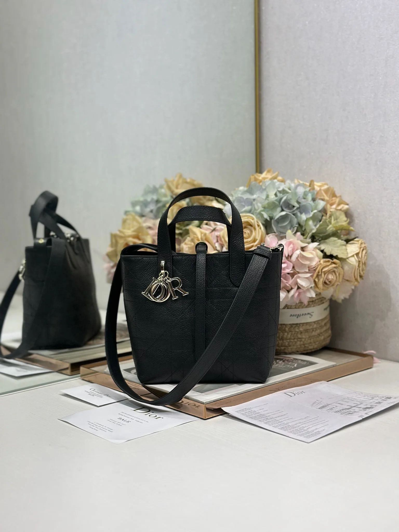 Dior 1286 Tartan Pattern Vertical Handbag Women s Crossbody Bag Dior 1286 Tartan Pattern Vertical Handbag Women s Crossbody Bag