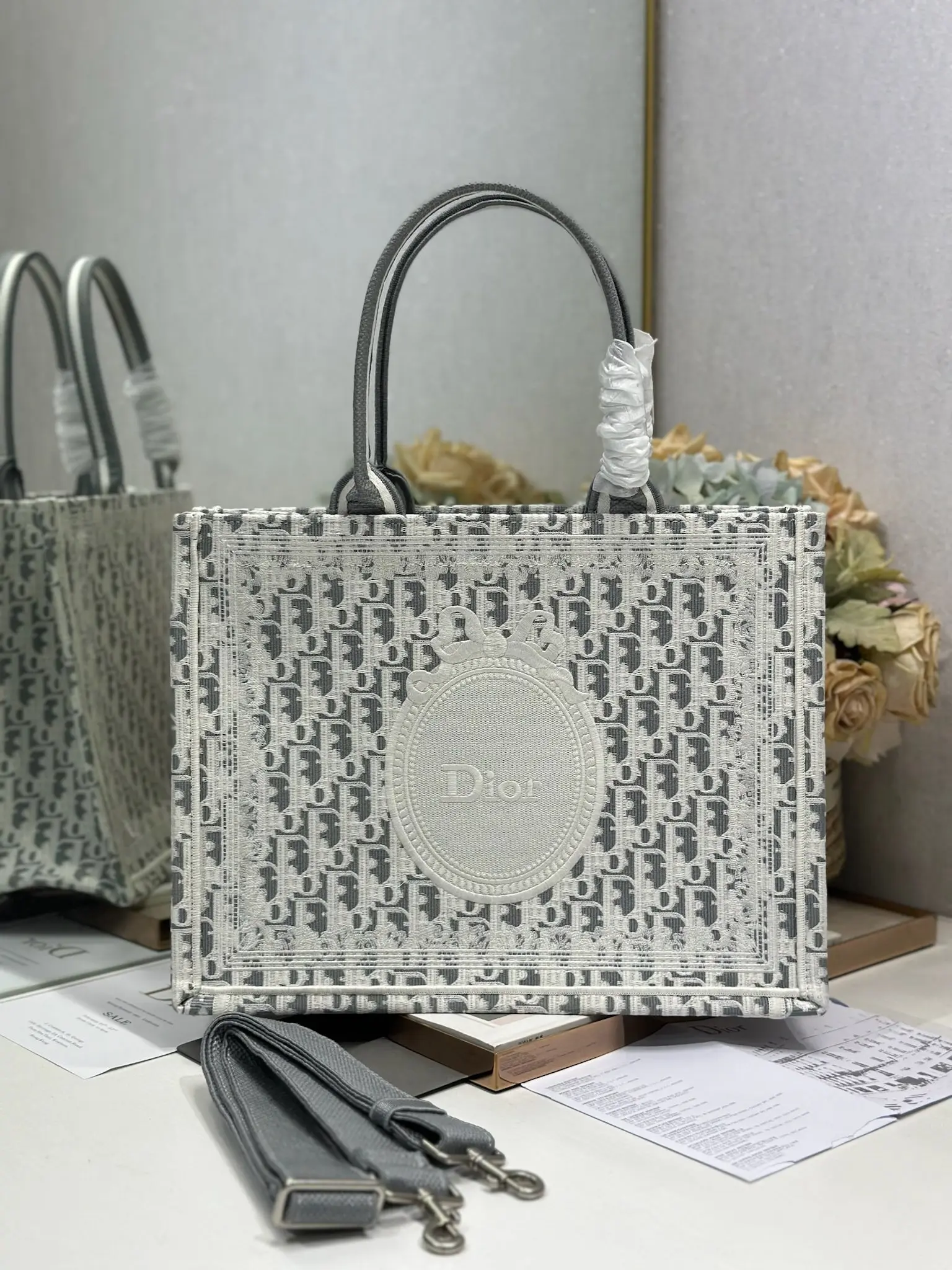Dior 1286 Pattern Embroidered Shopping Bag Women s Shoulder Bag