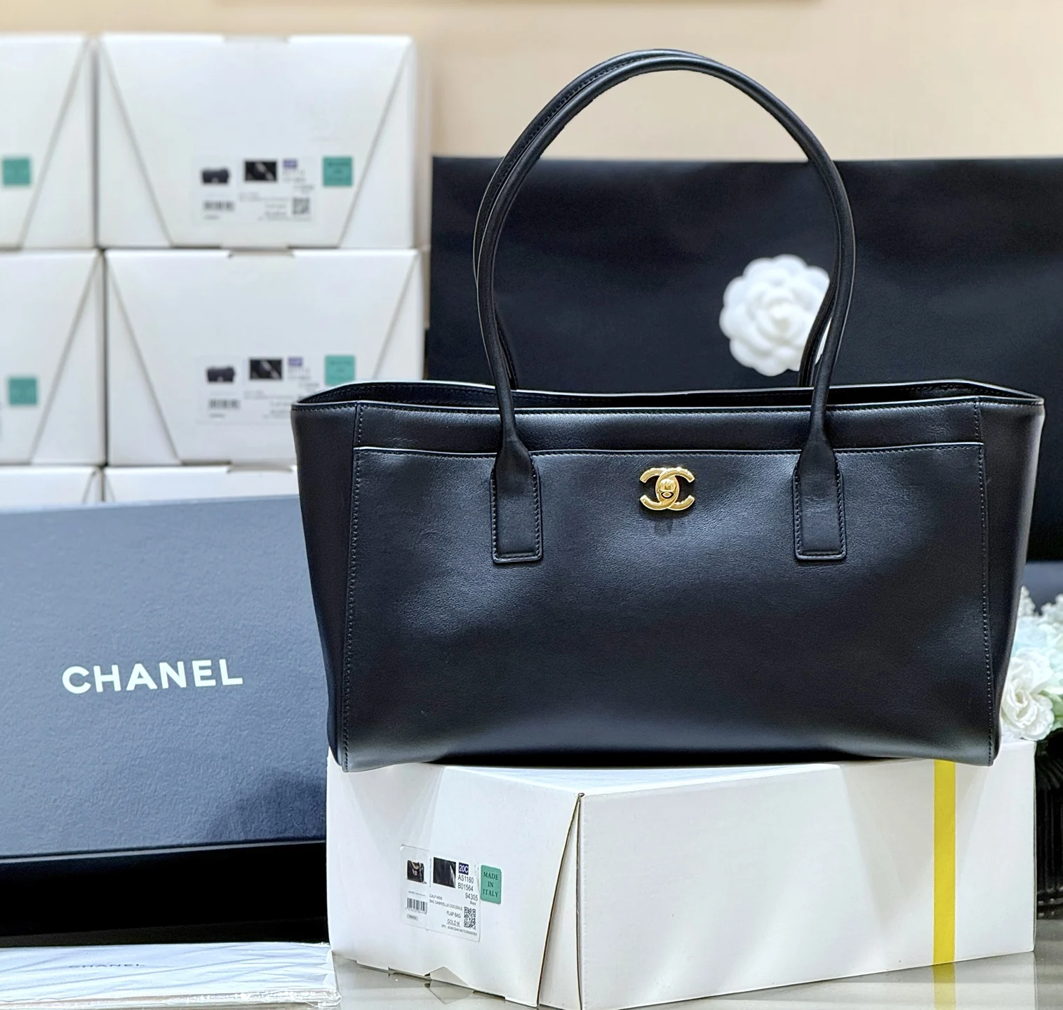 Chanel AS62430 Spring/Summer Series Ultra Classic Tote Bag Women s Shoulder Bag Chanel AS62430 Spring/Summer Series Ultra Classic Tote Bag Women s Shoulder Bag