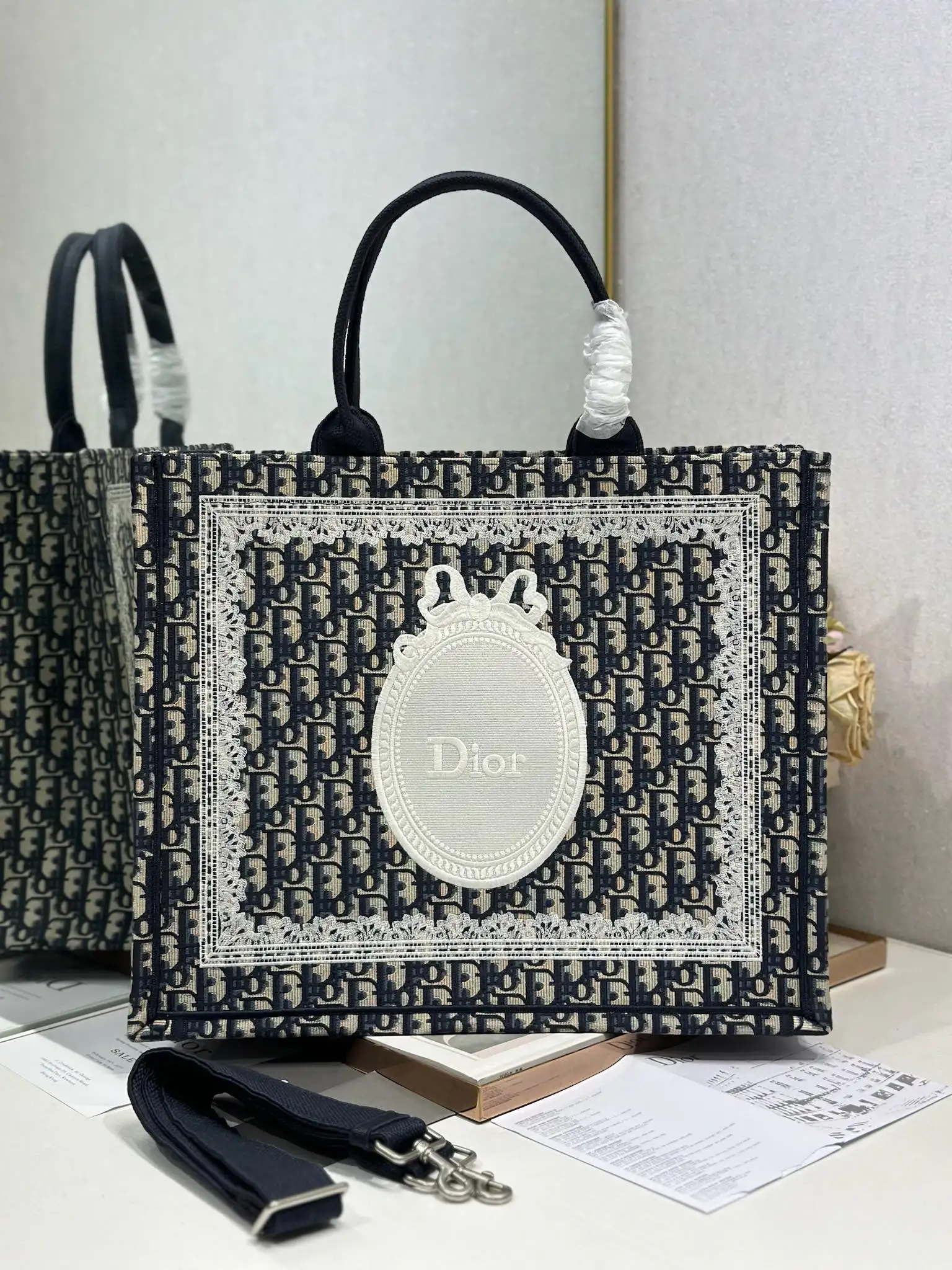 Dior 1286 Pattern Embroidered Shopping Bag Women s Shoulder Bag