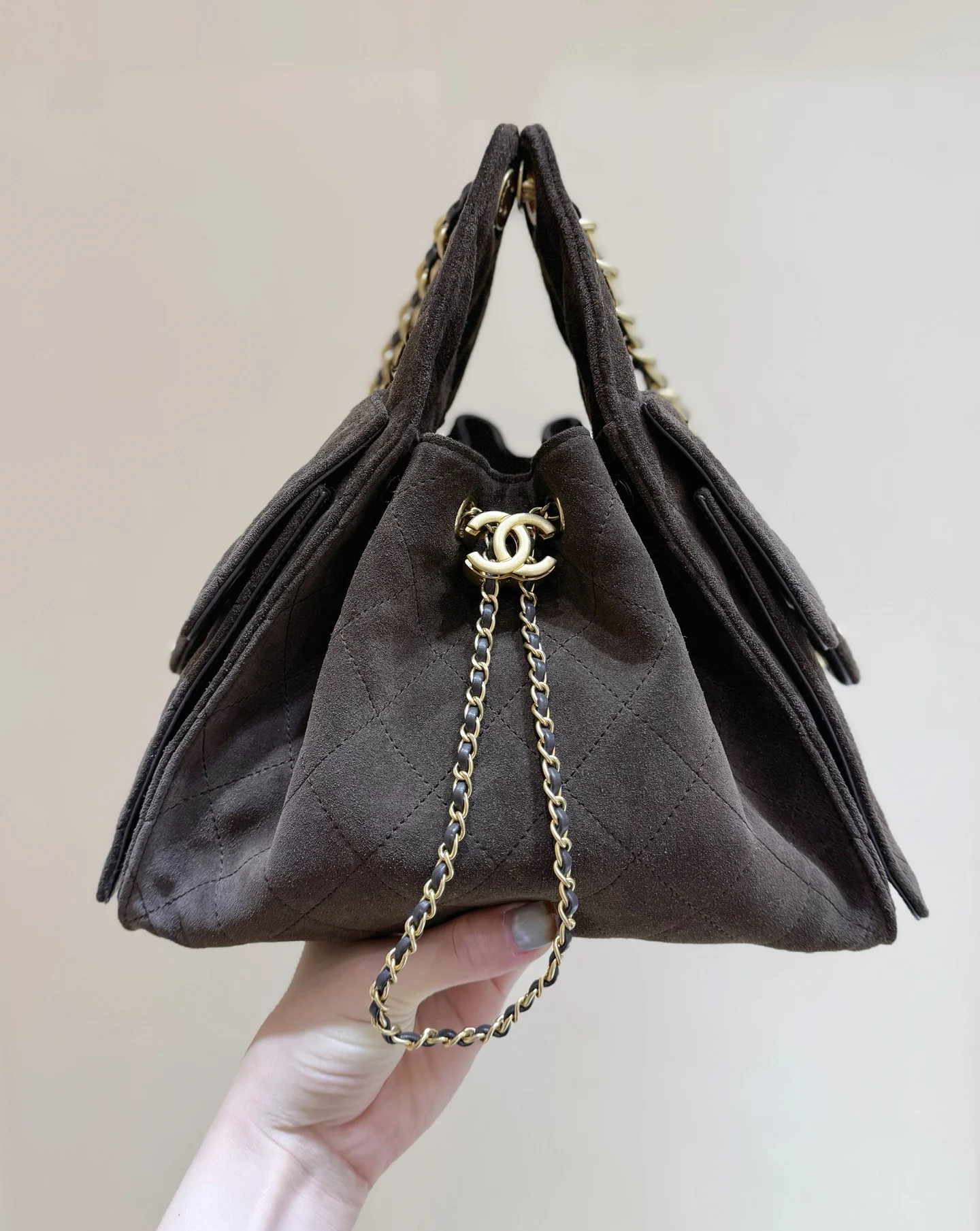 Chanel AS52930 Early Spring Vacation Series Suede Handbag Women s Crossbody Bag Chanel AS52930 Early Spring Vacation Series Suede Handbag Women s Crossbody Bag