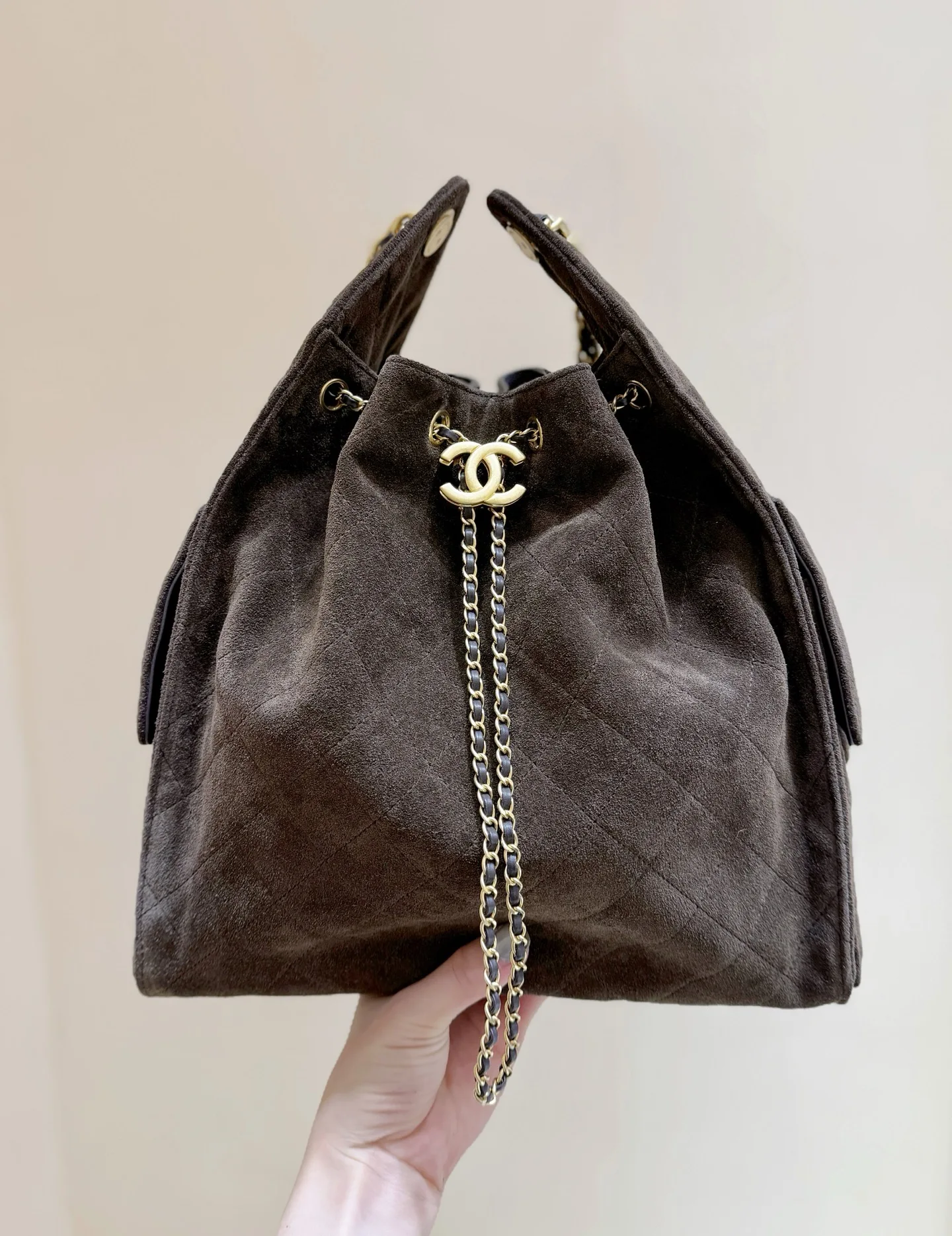 Chanel AS53110 Early Spring Vacation Series Suede Handbag Women s Crossbody Bag Chanel AS53110 Early Spring Vacation Series Suede Handbag Women s Crossbody Bag
