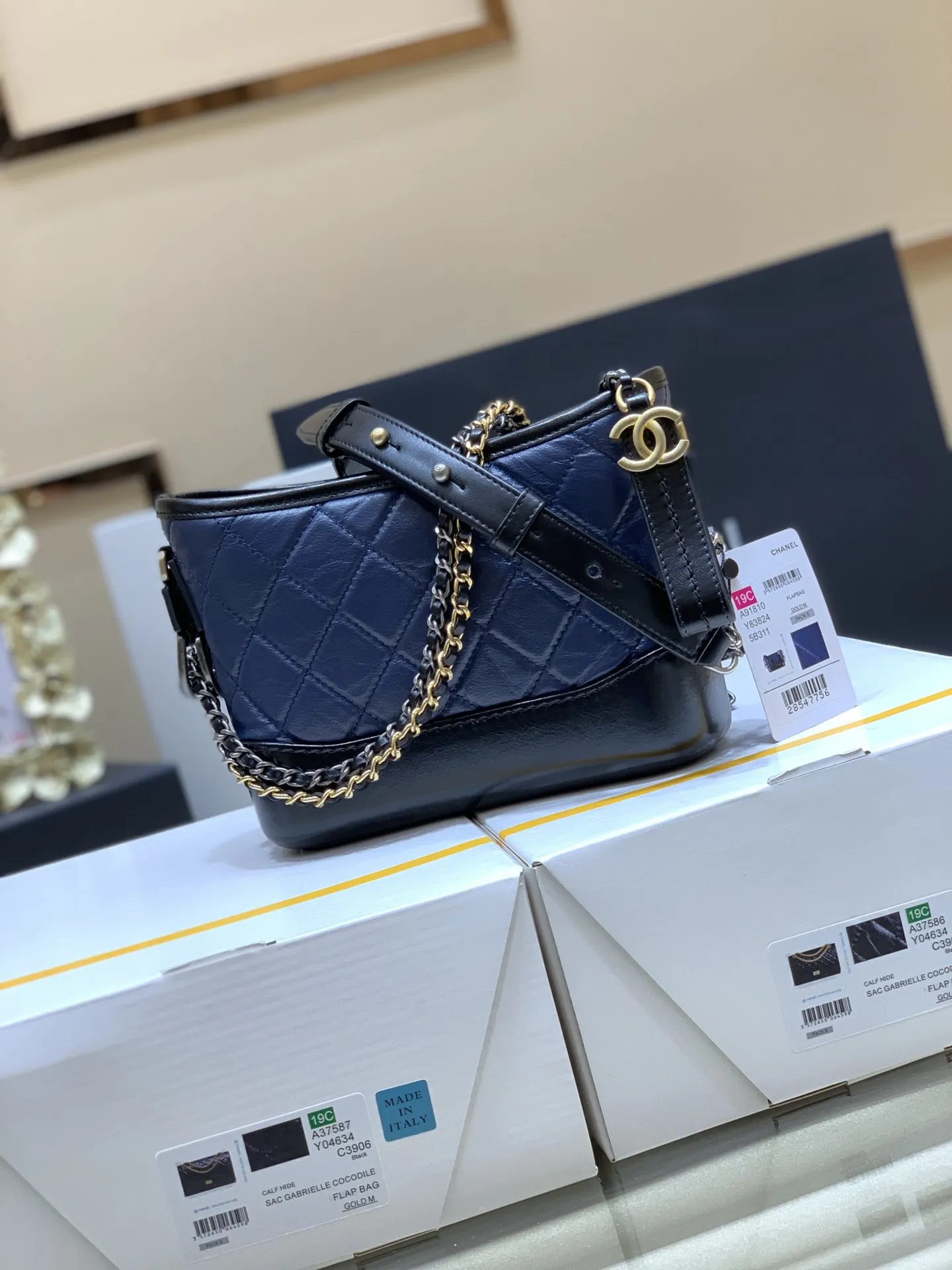 Chanel 91810 All-steel 24k Thick Gold Plated Wandering Bag Women s Crossbody Bag Chanel 91810 All-steel 24k Thick Gold Plated Wandering Bag Women s Crossbody Bag