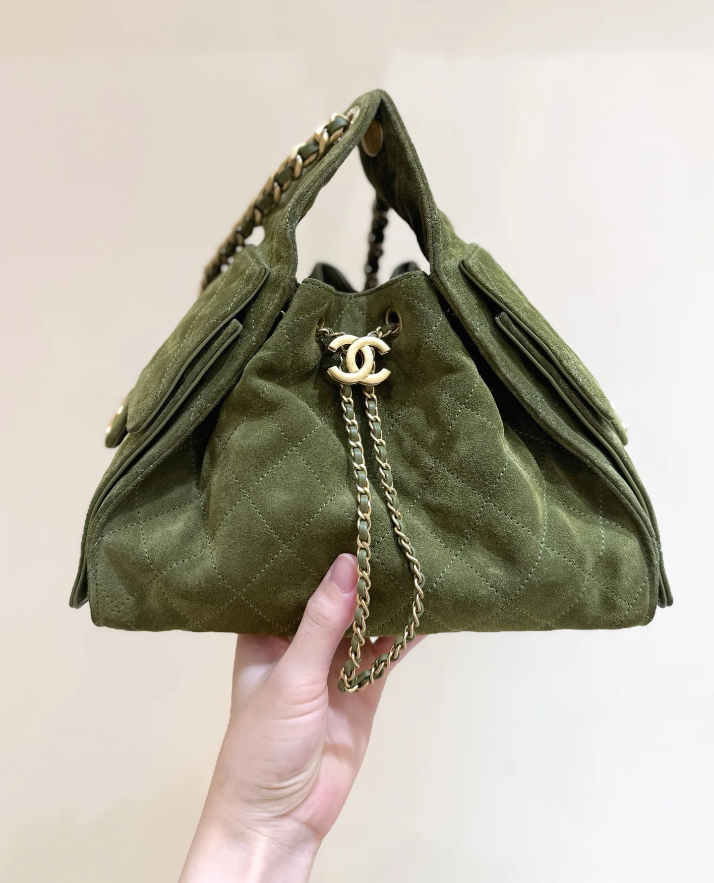 Chanel AS52930 Early Spring Vacation Series Suede Handbag Women s Crossbody Bag Chanel AS52930 Early Spring Vacation Series Suede Handbag Women s Crossbody Bag