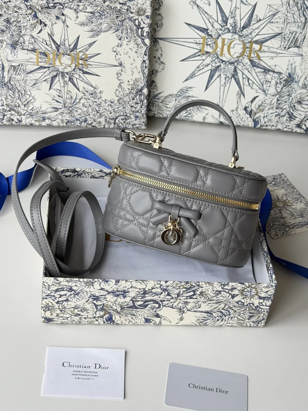 Dior S2603PUQA_M39Z Bowknot Pearl Chain Makeup Bag Women s Crossbody Bag Dior S2603PUQA_M39Z Bowknot Pearl Chain Makeup Bag Women s Crossbody Bag