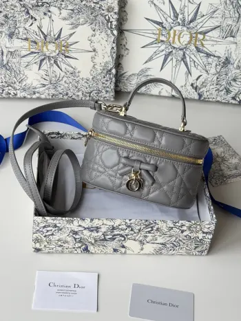 S2603PUQA_M39Z Bowknot Pearl Chain Makeup Bag Women s Crossbody Bag Replica Dior womens bags