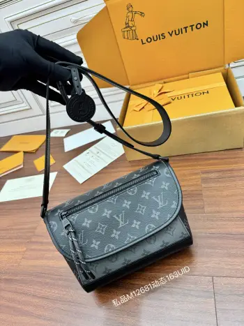 M12681 Imported Diamond Handbag Women s Crossbody Bag Replica Louis Vuitton womens bags