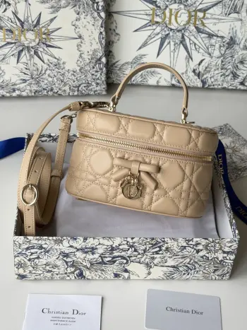 S2603PUQA_M39Z Bowknot Pearl Chain Makeup Bag Women s Crossbody Bag Replica Dior womens bags