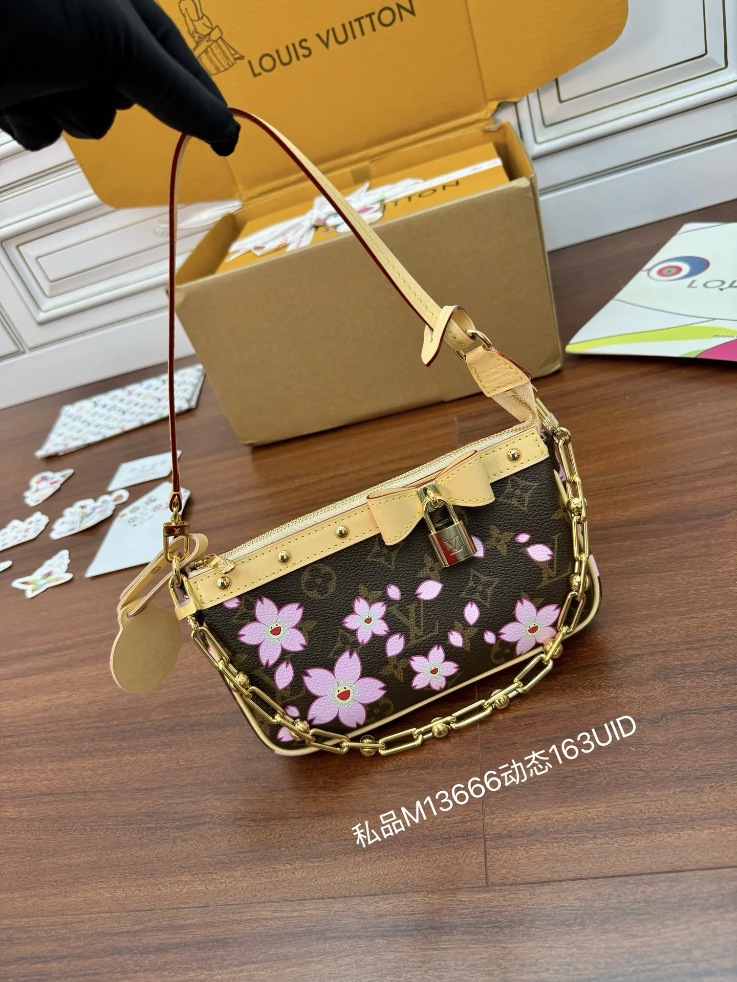 Louis Vuitton M13666 Italian A-Grade Leather Handbag Women s Crossbody Bag Louis Vuitton M13666 Italian A-Grade Leather Handbag Women s Crossbody Bag