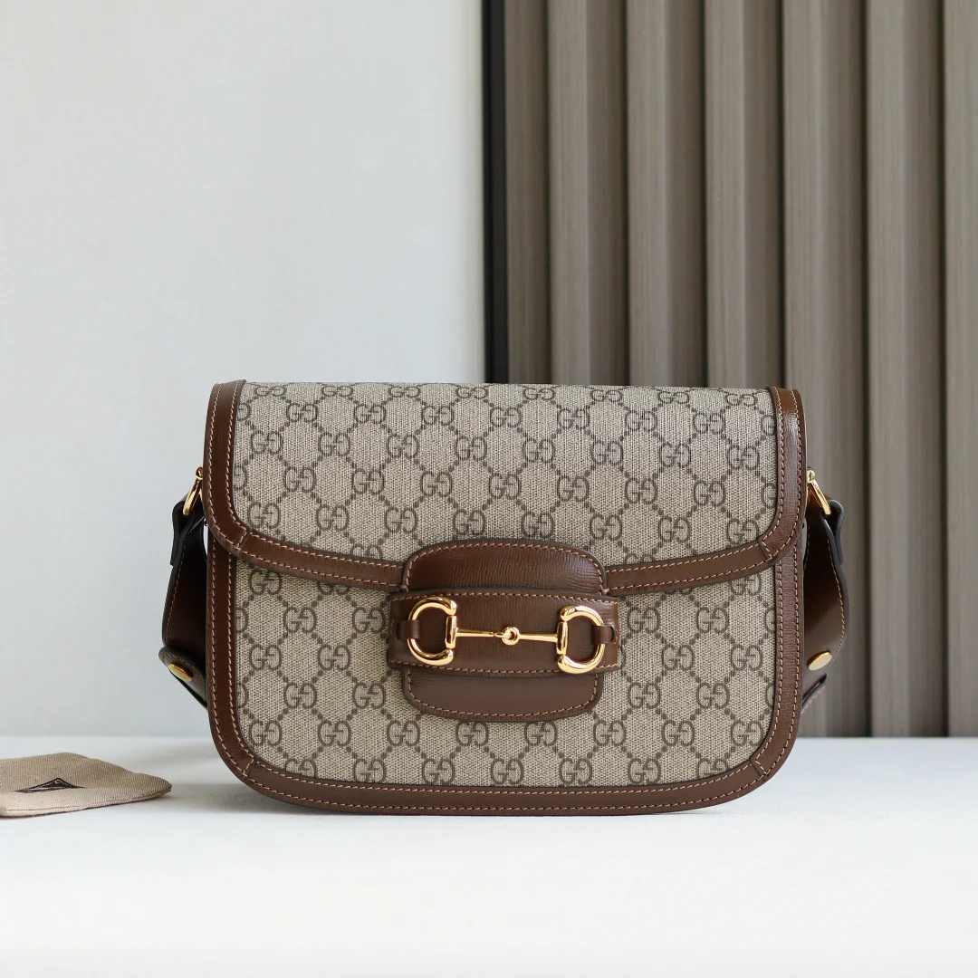 Gucci 602204 All-copper Horsebit Buckle Saddle Bag Women s Crossbody Bag Gucci 602204 All-copper Horsebit Buckle Saddle Bag Women s Crossbody Bag