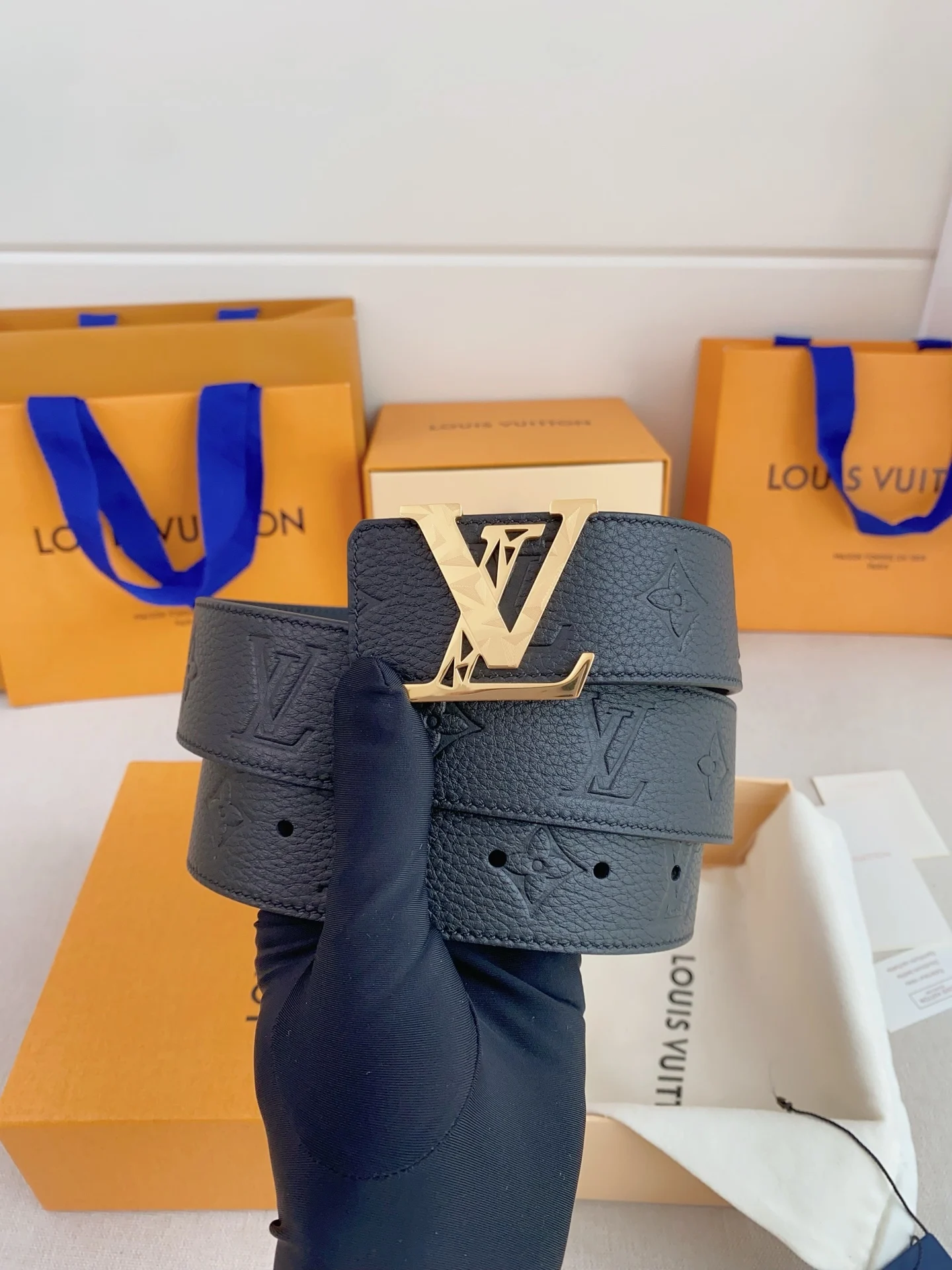 Louis Vuitton Premium Steel Buckle Double-Sided Belt Men s Belt