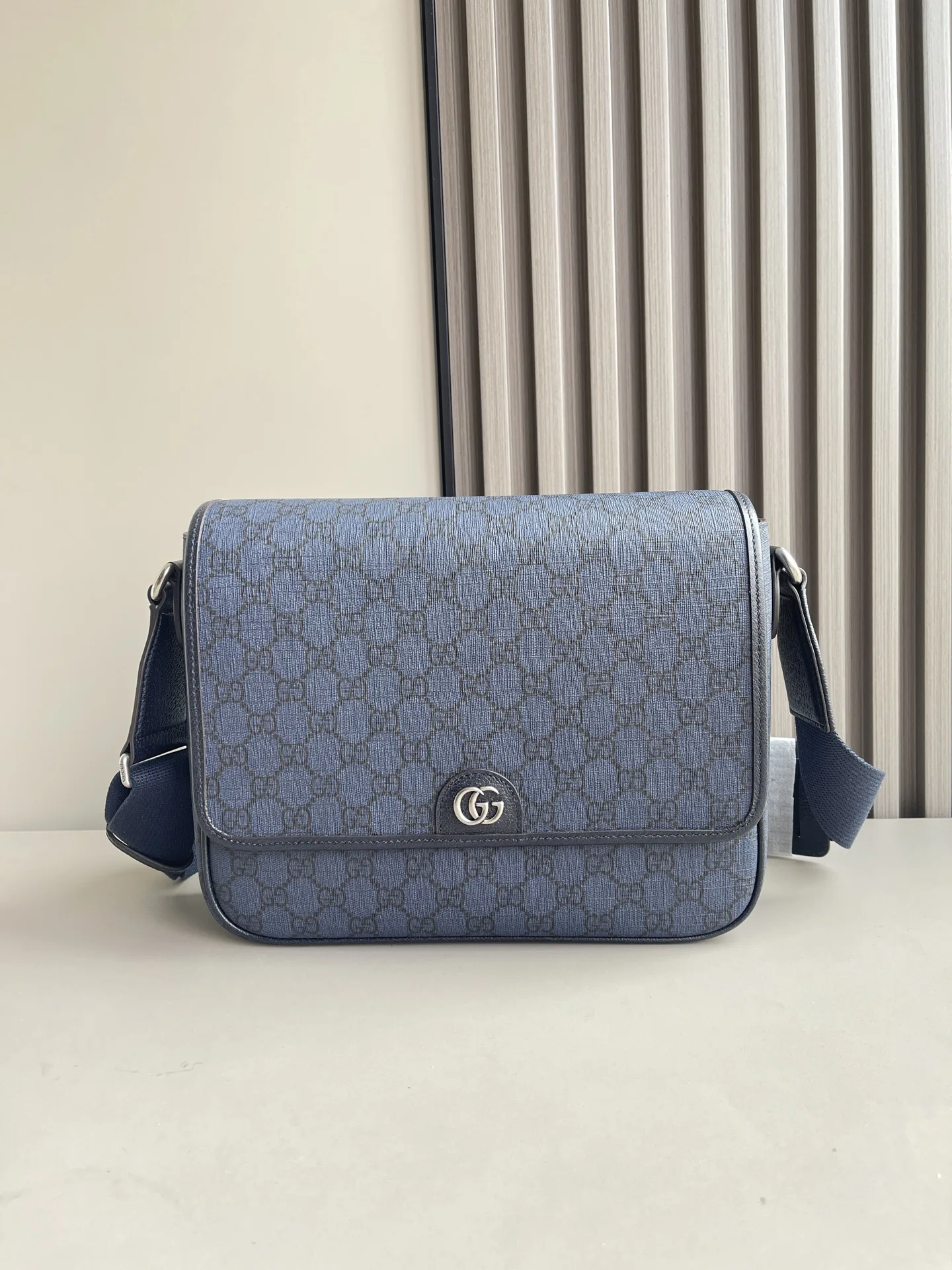 Gucci 761741 Medium Canvas Messenger Bag Men s Crossbody Bag