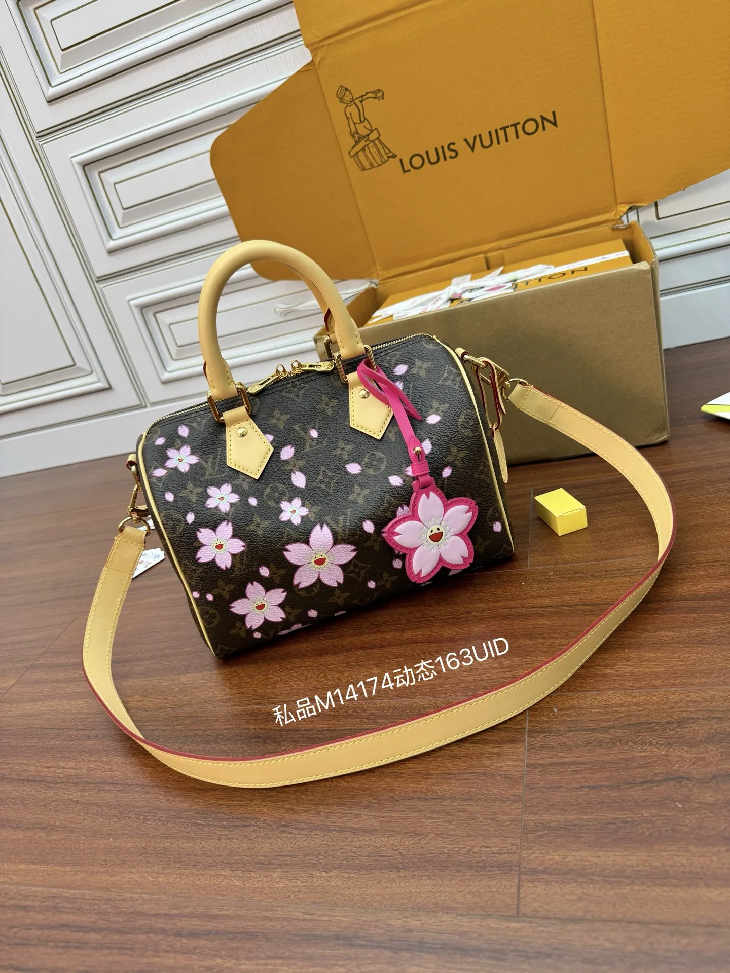 Louis Vuitton M14174 Italian A-grade leather handbag Women s crossbody bag Louis Vuitton M14174 Italian A-grade leather handbag Women s crossbody bag