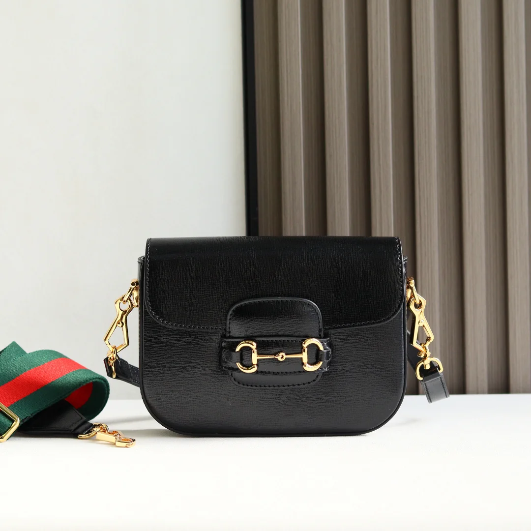 Gucci 658574 All-copper Horsebit Buckle Saddle Bag Women s Crossbody Bag Gucci 658574 All-copper Horsebit Buckle Saddle Bag Women s Crossbody Bag