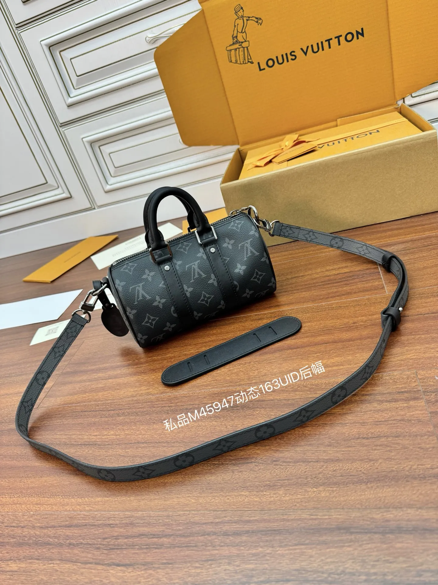 Louis Vuitton M45947 Italian A-grade leather handbag Women s crossbody bag Louis Vuitton M45947 Italian A-grade leather handbag Women s crossbody bag