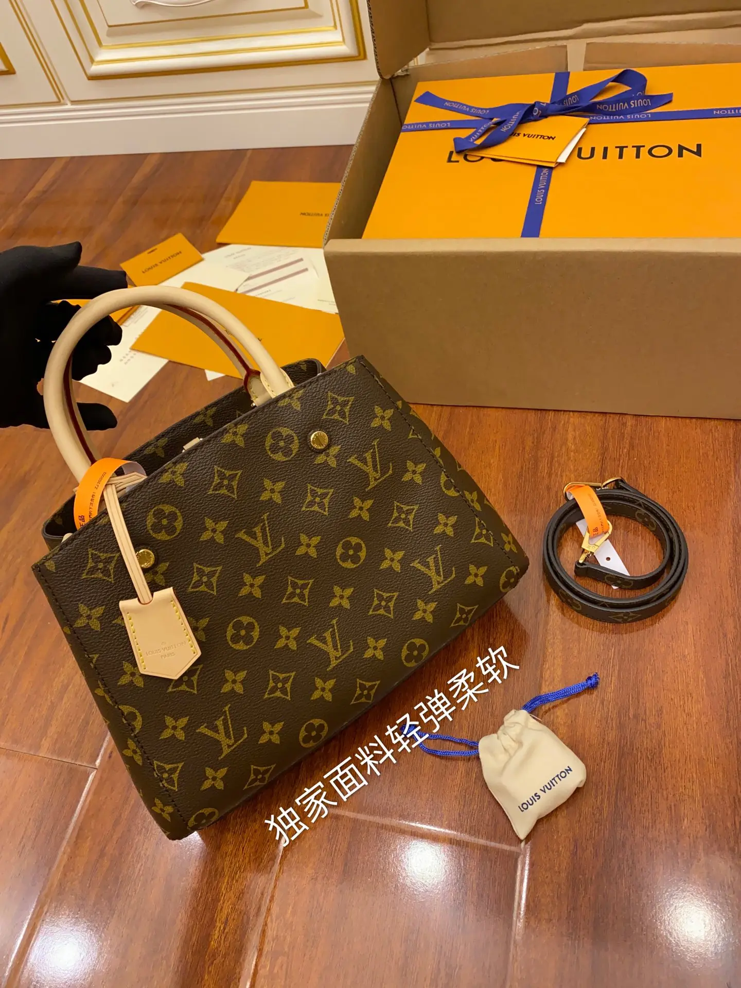 Louis Vuitton M41055 Italian A-grade leather handbag Women s crossbody bag Louis Vuitton M41055 Italian A-grade leather handbag Women s crossbody bag