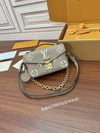 M23081 Imported Diamond Handbag Women s Crossbody Bag Replica Louis Vuitton womens bags