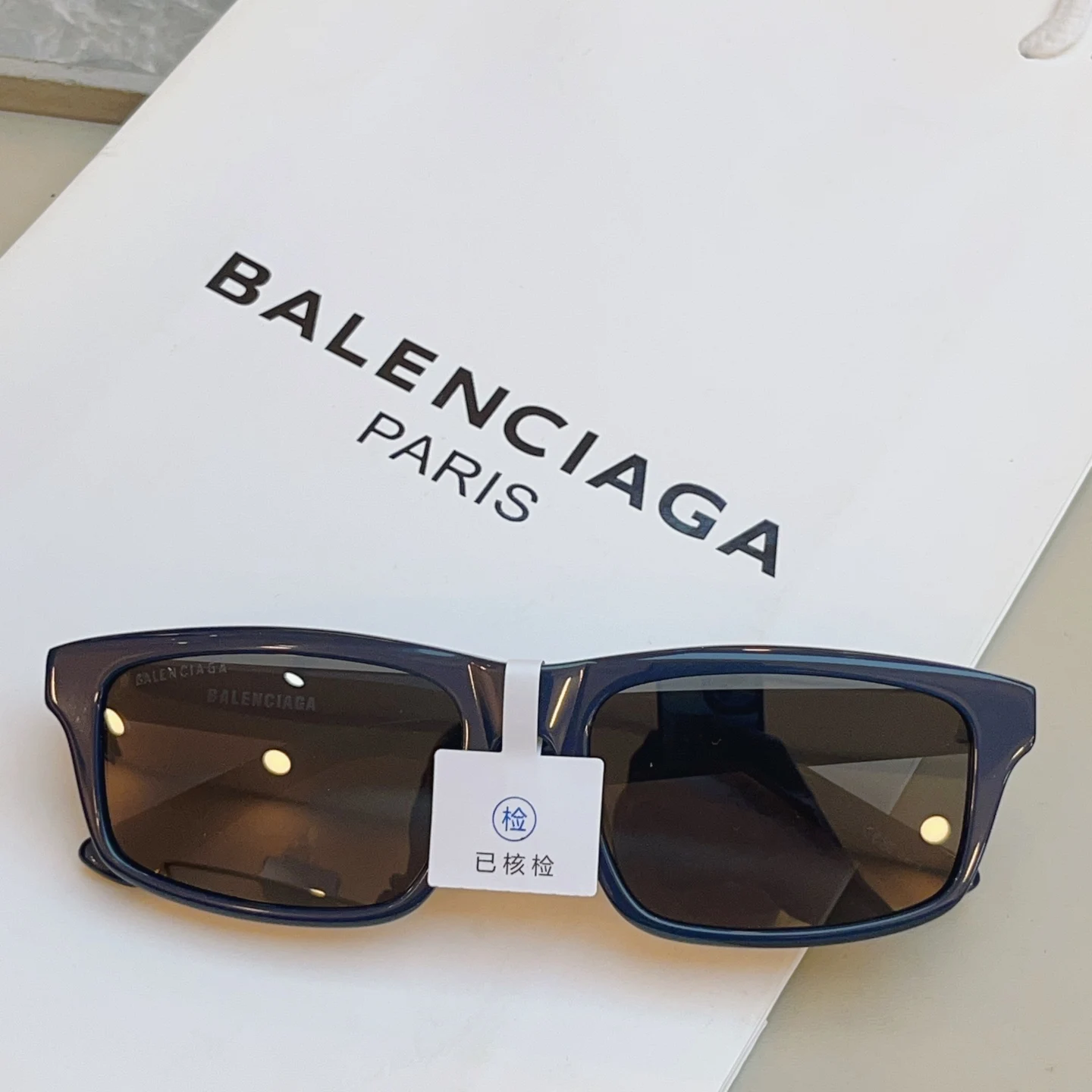 Balenciaga UV protection sunglasses