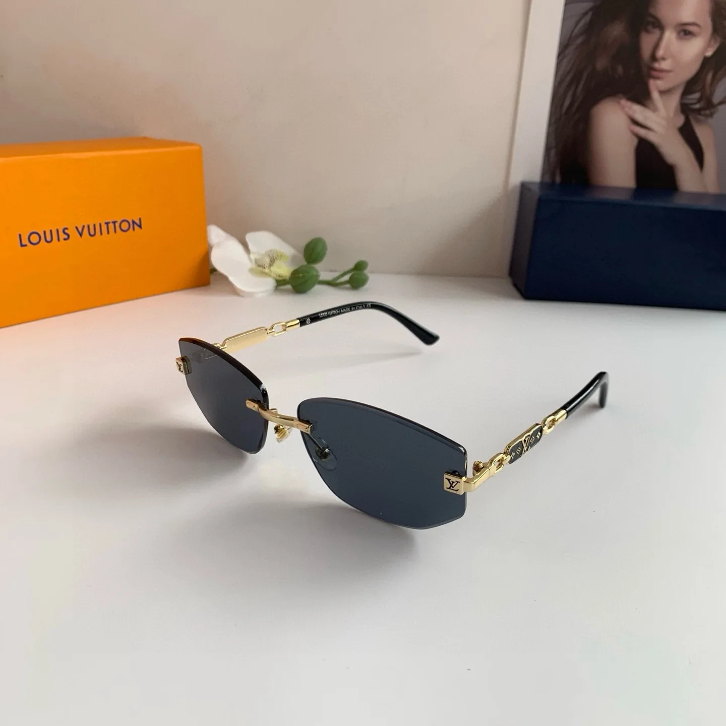 Louis Vuitton New Frameless Minimalist Fashion Sunglasses Louis Vuitton New Frameless Minimalist Fashion Sunglasses