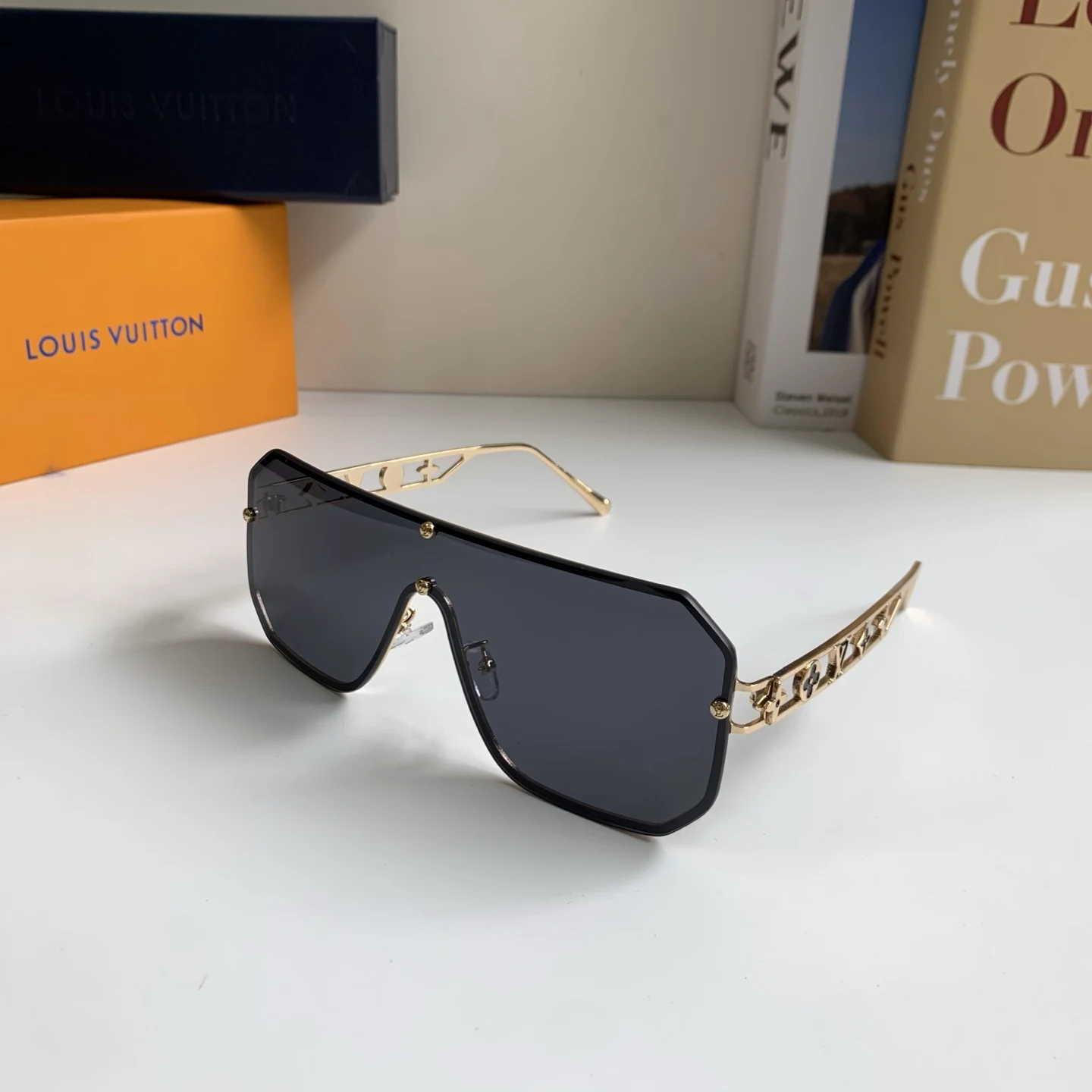Louis Vuitton Unisex sunglasses