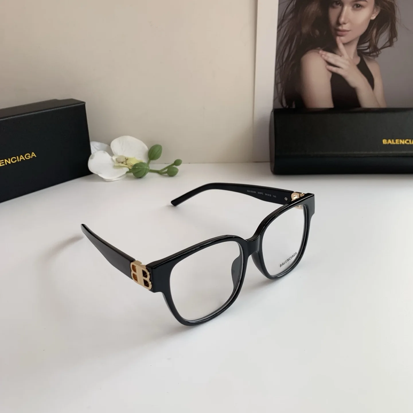 Balenciaga UV protection sunglasses Balenciaga UV protection sunglasses