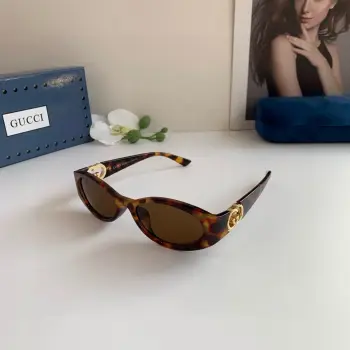 Stylish square frame sunglasses Replica Gucci Sunglasses