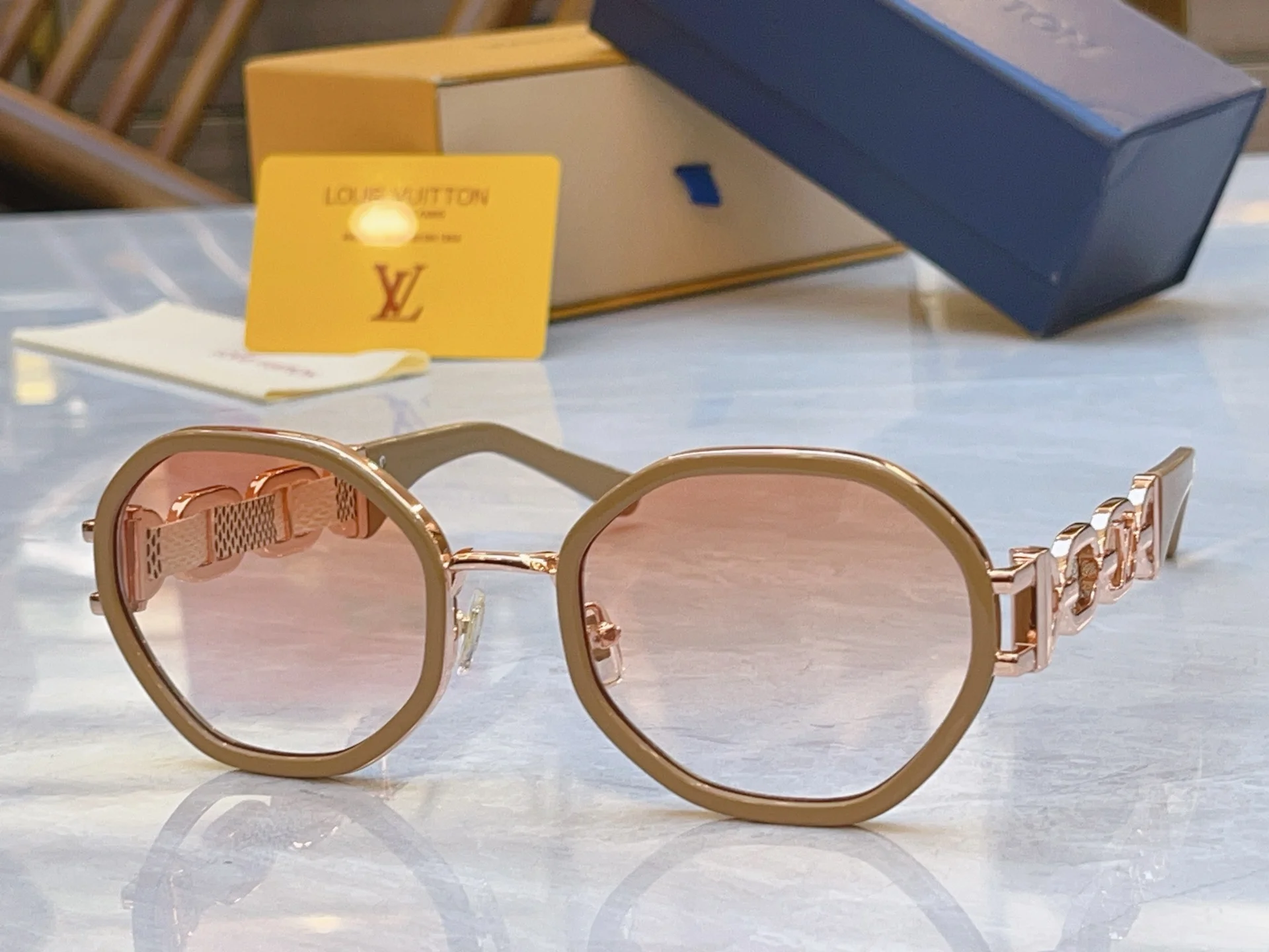 Louis Vuitton UV protection sunglasses