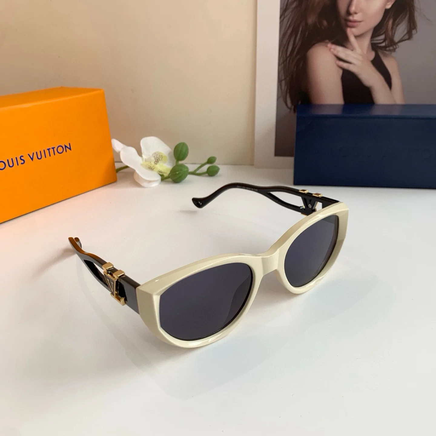 Louis Vuitton Cat-eye frame versatile trendy glasses