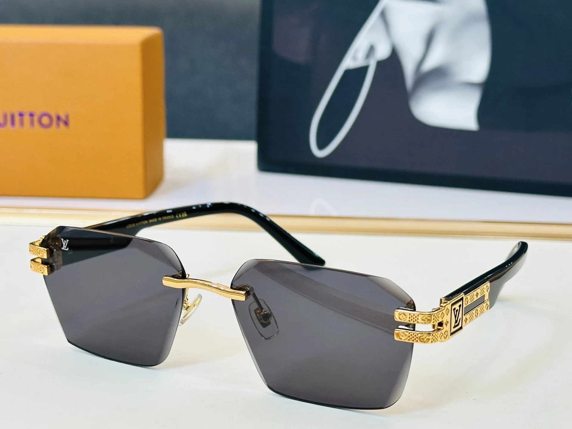 Louis Vuitton UV protection sunglasses