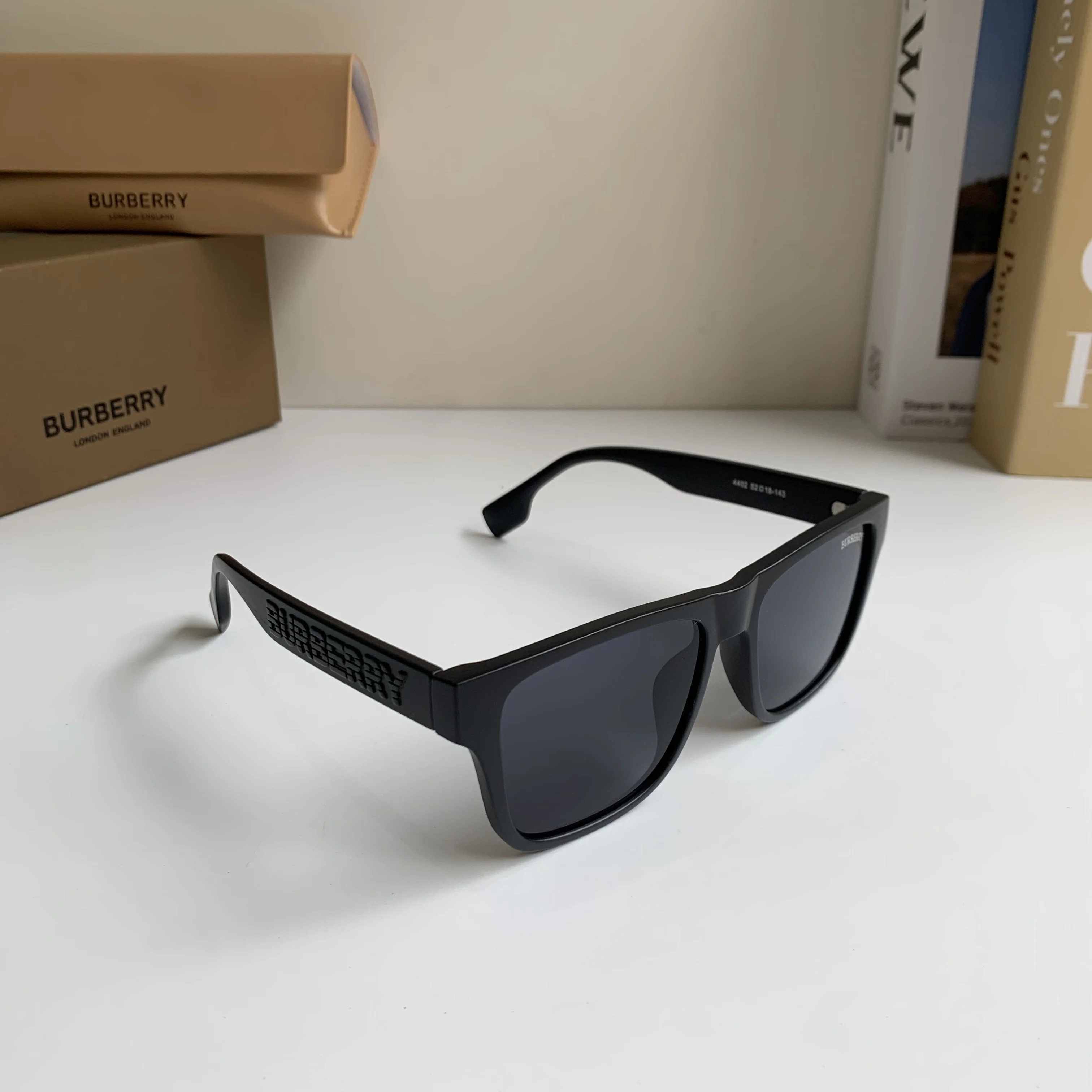 Burberry Luxury Fashion Square Sunglasses