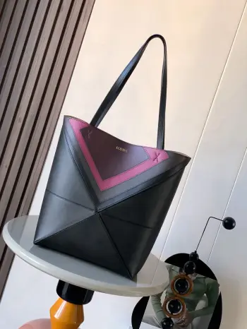 Medium Napa leather handbag Women s shoulder bag Replica Loewe womens bags