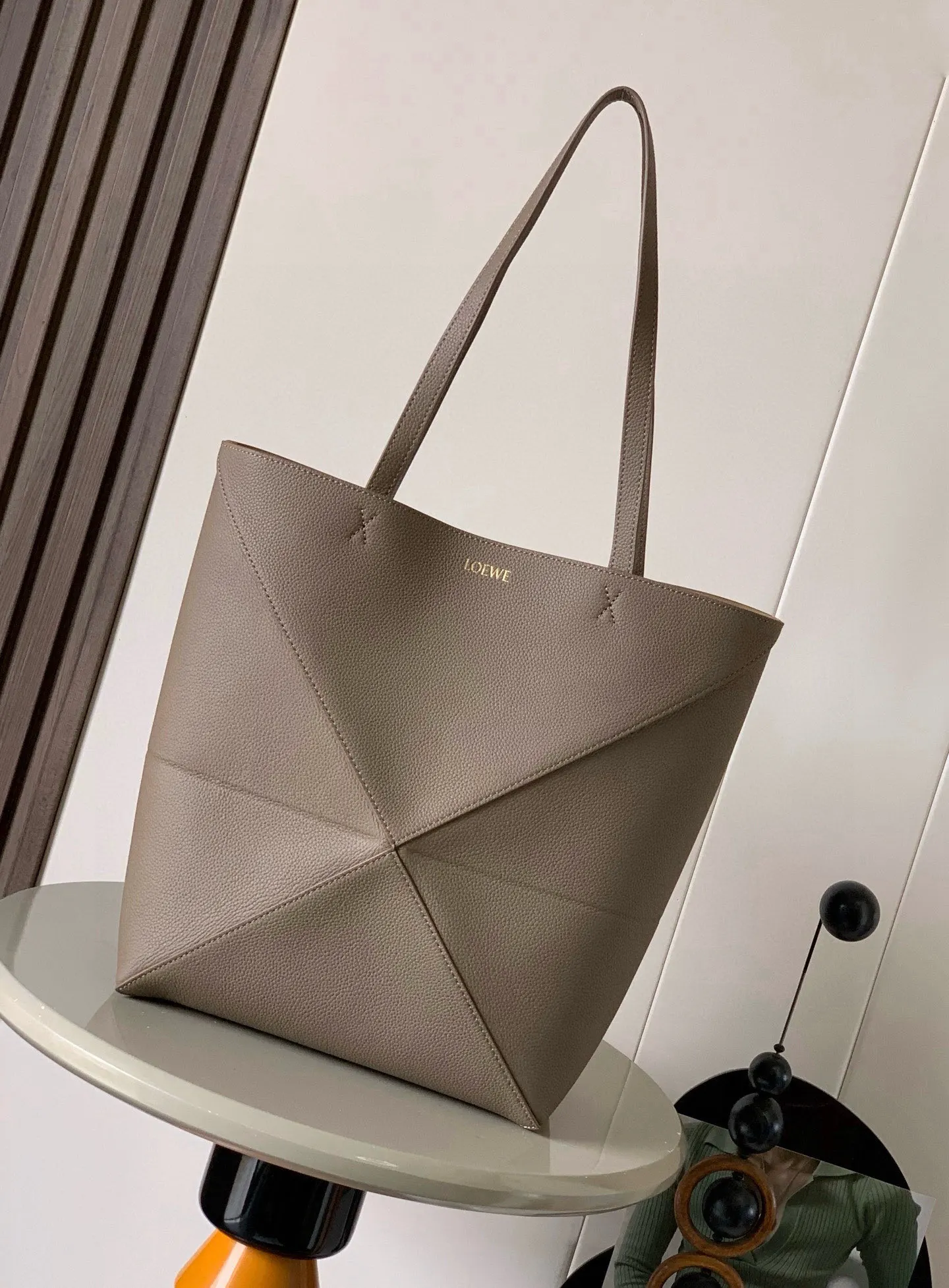 Loewe 9029 Smooth Cowhide Geometric Handbag Women s Shoulder Bag Loewe 9029 Smooth Cowhide Geometric Handbag Women s Shoulder Bag