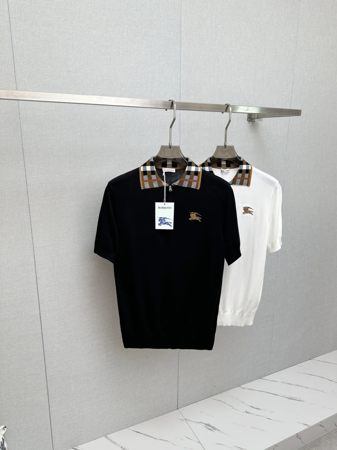 Burberry Men s Polo Shirt with Collar and Short Sleeves
