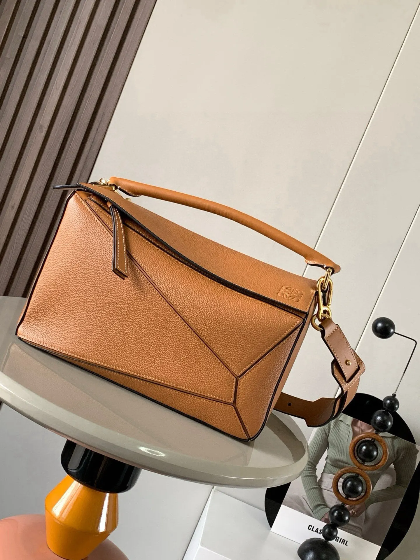 Loewe 9017 Lychee Pattern Cowhide Handbag Women s Crossbody Bag Loewe 9017 Lychee Pattern Cowhide Handbag Women s Crossbody Bag