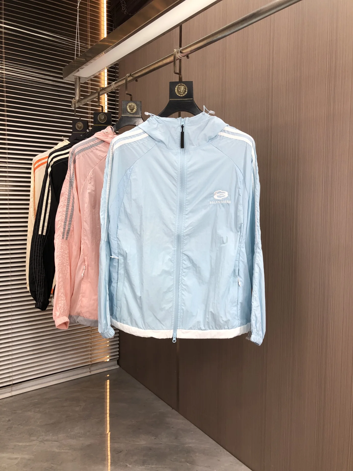Balenciaga Imported fabric hooded sun protection shirt Balenciaga Imported fabric hooded sun protection shirt