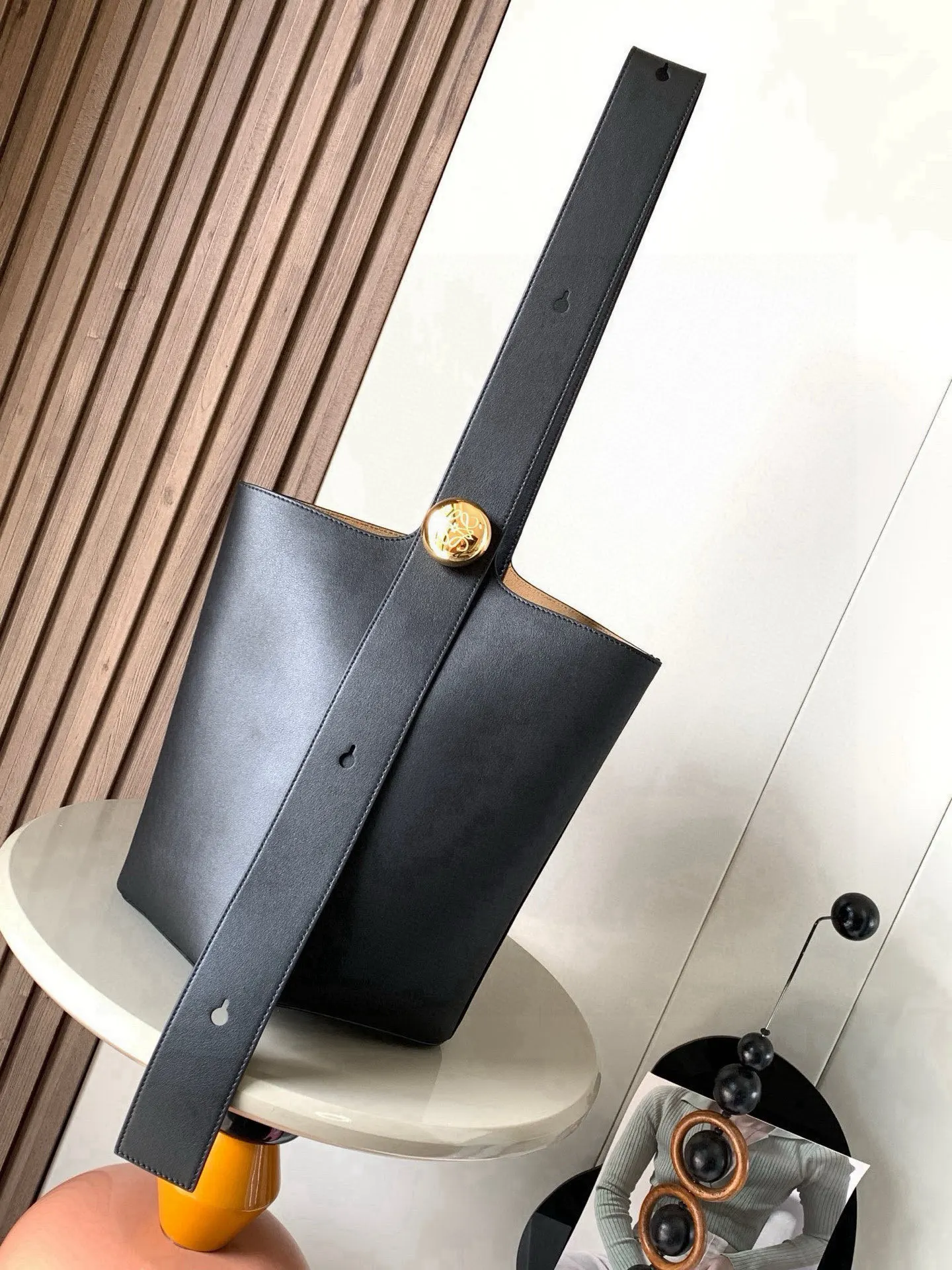 Loewe 9045 Medium Soft Cowhide Leather Bucket Bag Women s Crossbody Bag Loewe 9045 Medium Soft Cowhide Leather Bucket Bag Women s Crossbody Bag