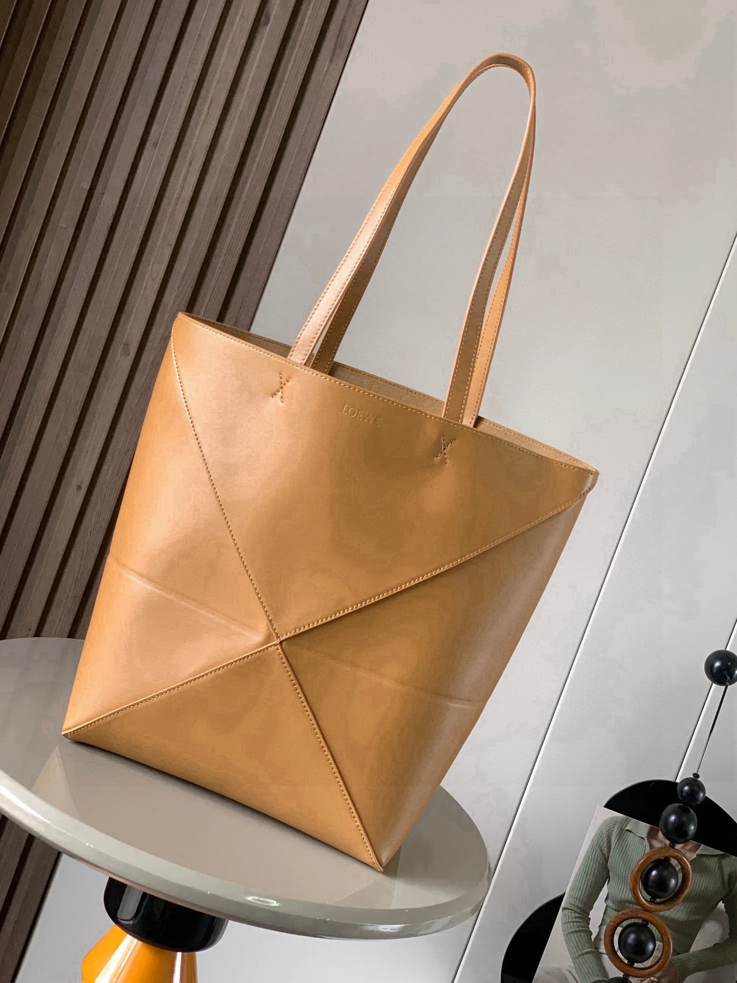 Loewe 9029 Smooth Cowhide Leather Geometric Handbag Women s Shoulder Bag Loewe 9029 Smooth Cowhide Leather Geometric Handbag Women s Shoulder Bag