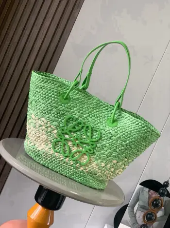 8008 Iraq Palm Fiber Handbag Women s Shoulder Bag Replica Loewe womens bags