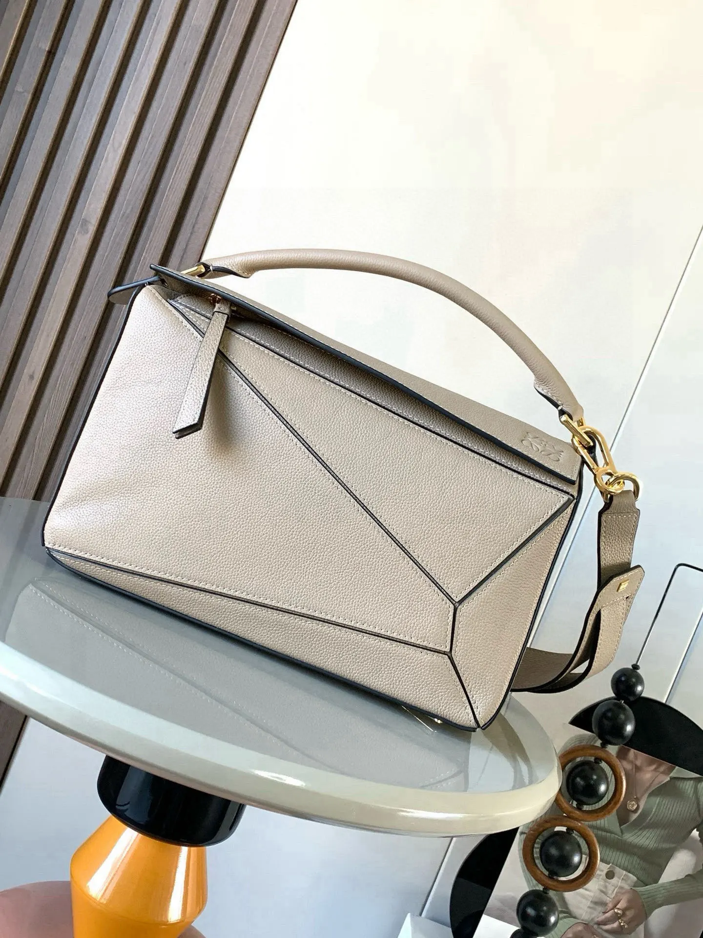 Loewe 9017 Lychee Pattern Cowhide Handbag Women s Crossbody Bag Loewe 9017 Lychee Pattern Cowhide Handbag Women s Crossbody Bag