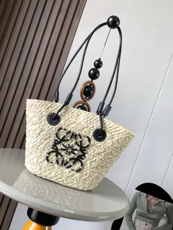 8007 Small Iraka Palm Fiber Handbag Women s Shoulder Bag Replica Loewe womens bags