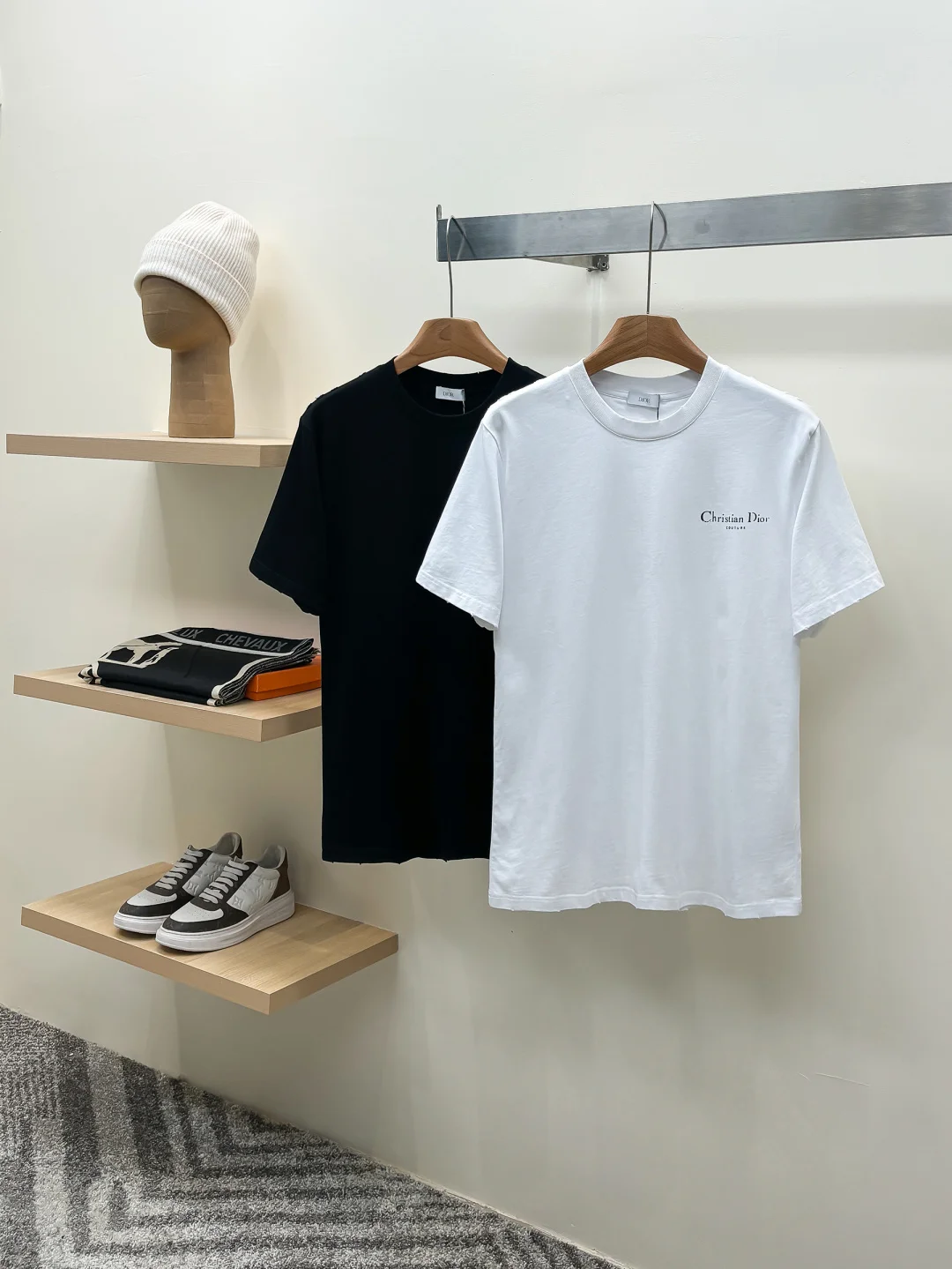 Dior Latest short-sleeve round-neck T-shirt