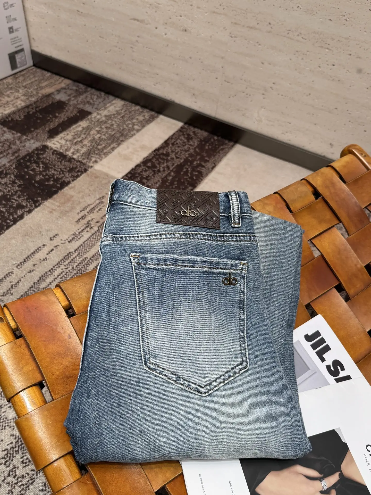 alo Spring and summer men s straight-leg jeans alo Spring and summer men s straight-leg jeans